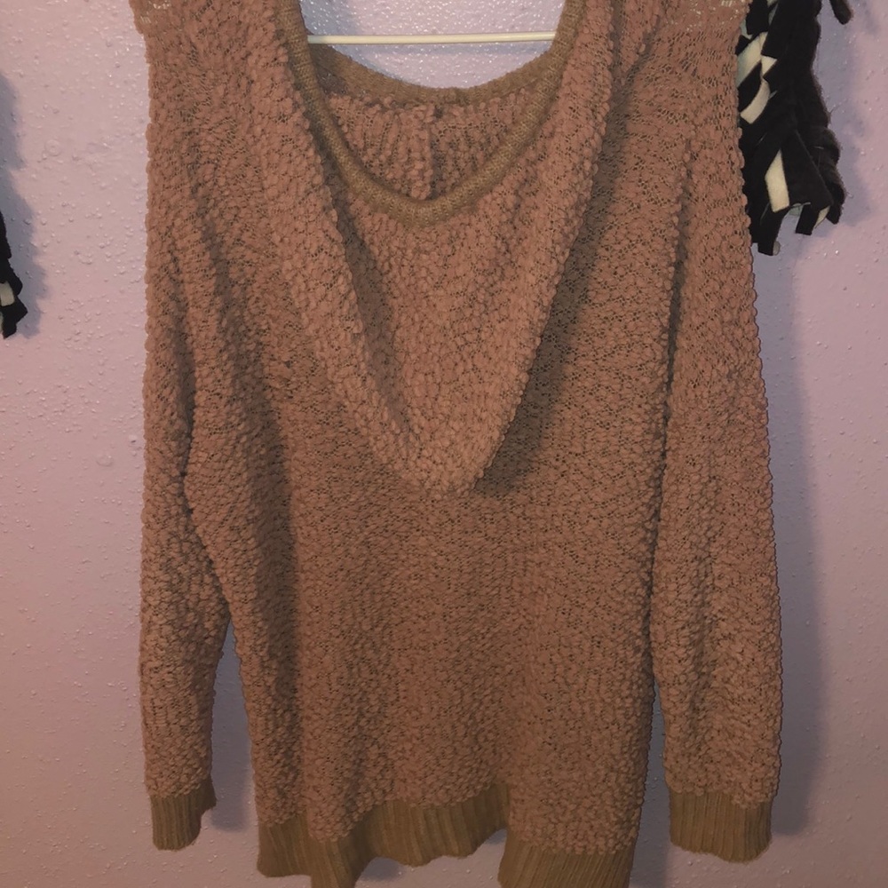 pullover - Picture 2 of 2